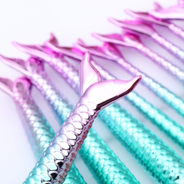 Mermaid Shaped Makeup Brushes - Image 3