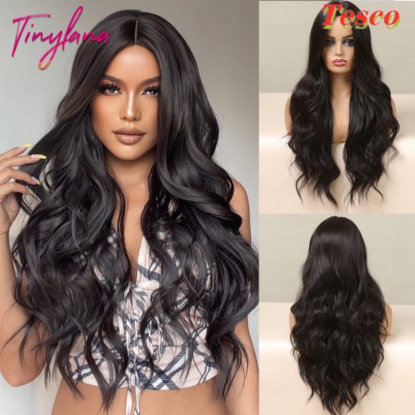 Women Wear Wavy Wigs - Image 5