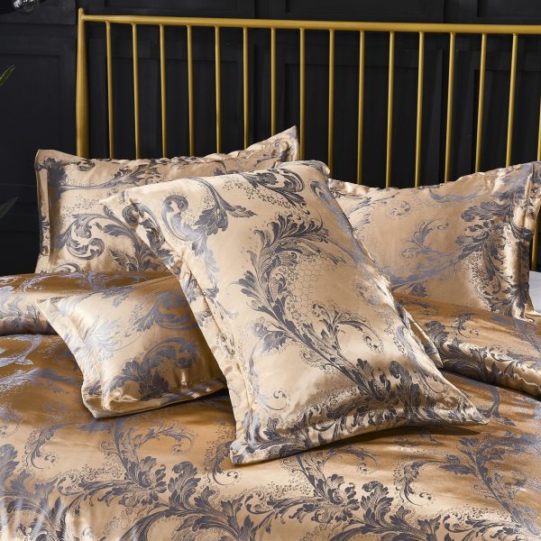 Three-piece bedding set - Image 4