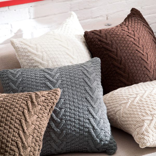 Coarse wool knitted cushion - Image 2