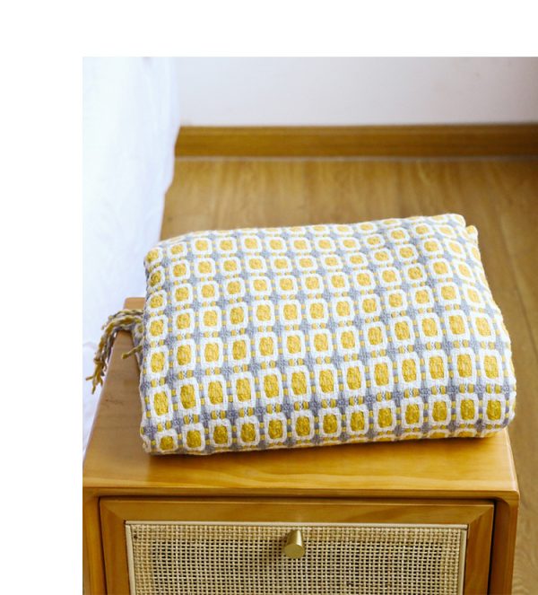 Houndstooth Tassel Woolen Blanket - Image 4