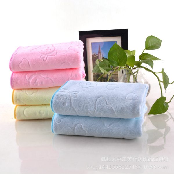 Hemming embossed microfiber towel