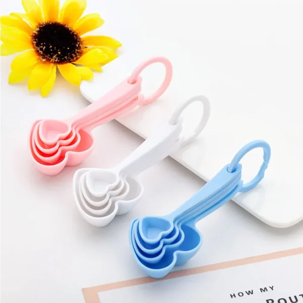 4pcs/set Plastic Spoons Measuring Spoons 3set Household Plastic Heart Shaped Dessert Spoon Coffee Sugar Scoop Kitchen Gadgets